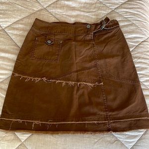 Funky brown skirt with fraying detail